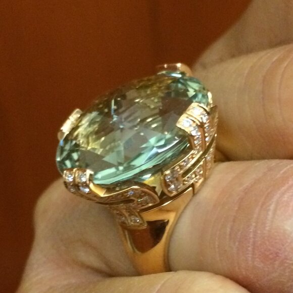 Parentesi Cocktail Big Pink Gold Cocktail ring with Green Quartz and Diamonds - Picture 3 of 5